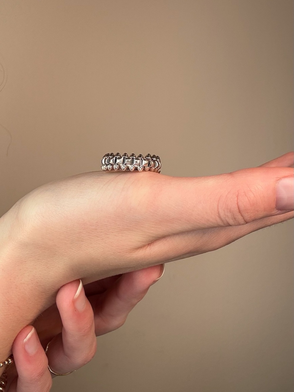 Cartier Clash Ring White Gold - Picture 8 of 9